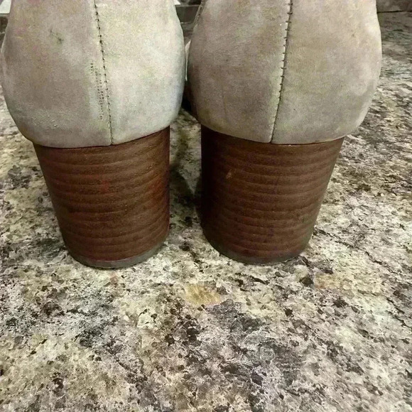Antonio Melani Brown Suede Leather Tie Heels Pumps Ladies size 9.5 Cottagecore - Picture 3 of 9